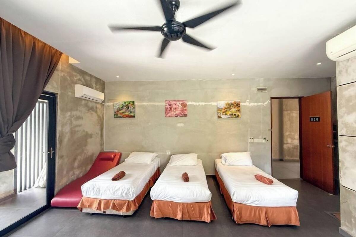 Standard Triple Room | Iron/ironing board