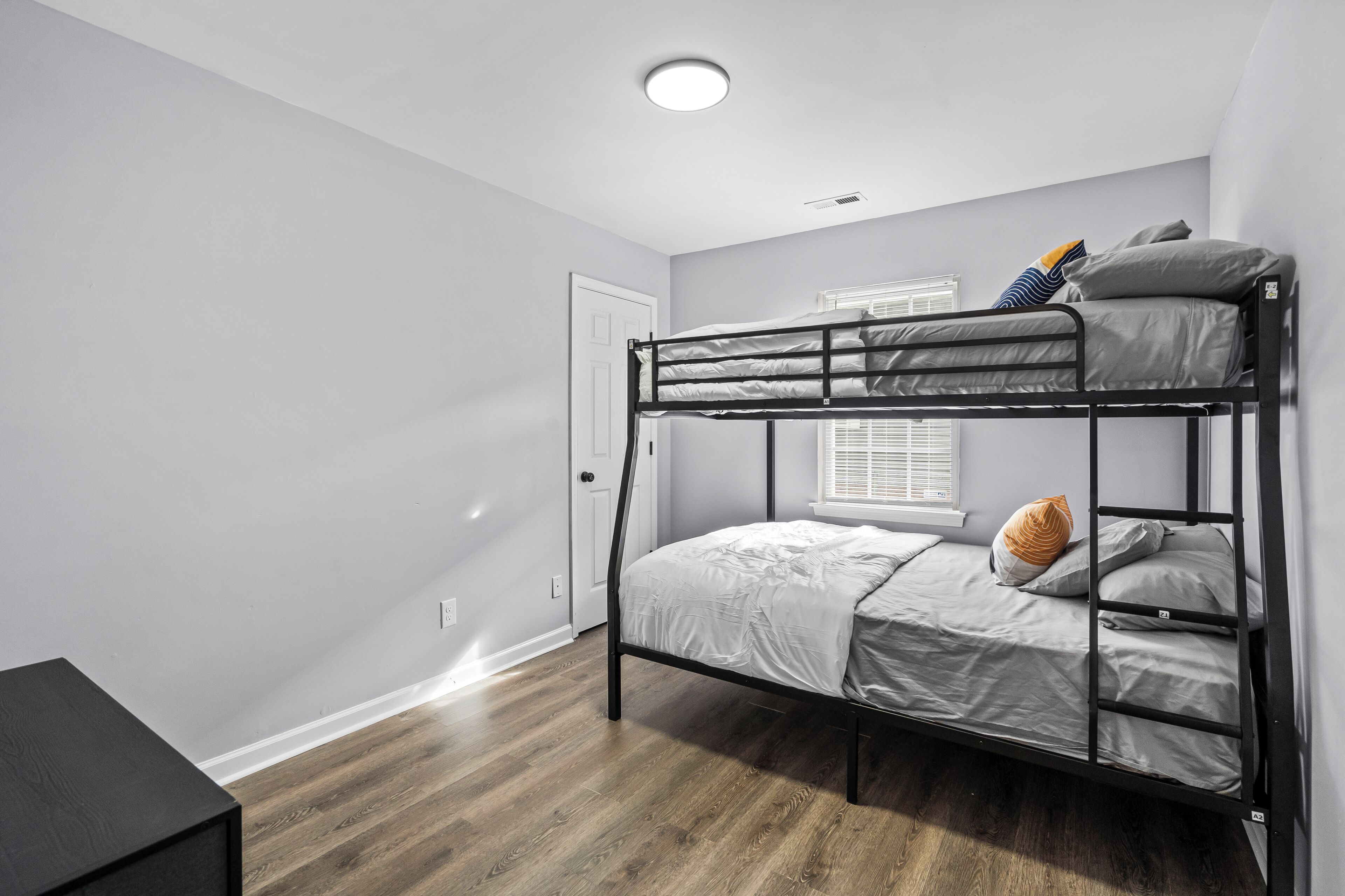 3 室のベッドルーム、インターネット、ベッドシーツ