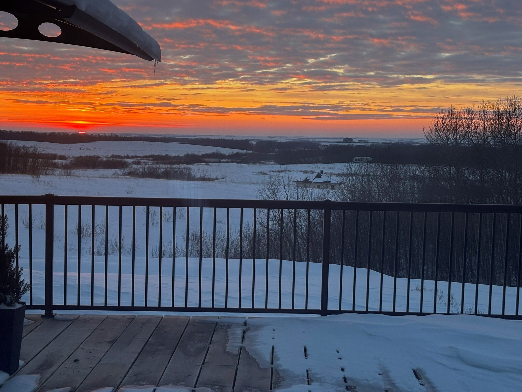 المنطقة المحيطة بالمنشأة