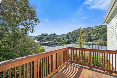 Bellbird House - Paekakariki Holiday Home