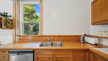 Fridge, microwave, dishwasher, toaster