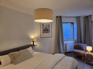 2 bedrooms