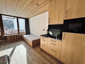 Interior - 100m from resort center, 2nd floor, balcony, tv, 25m², Tignes (Tignes)