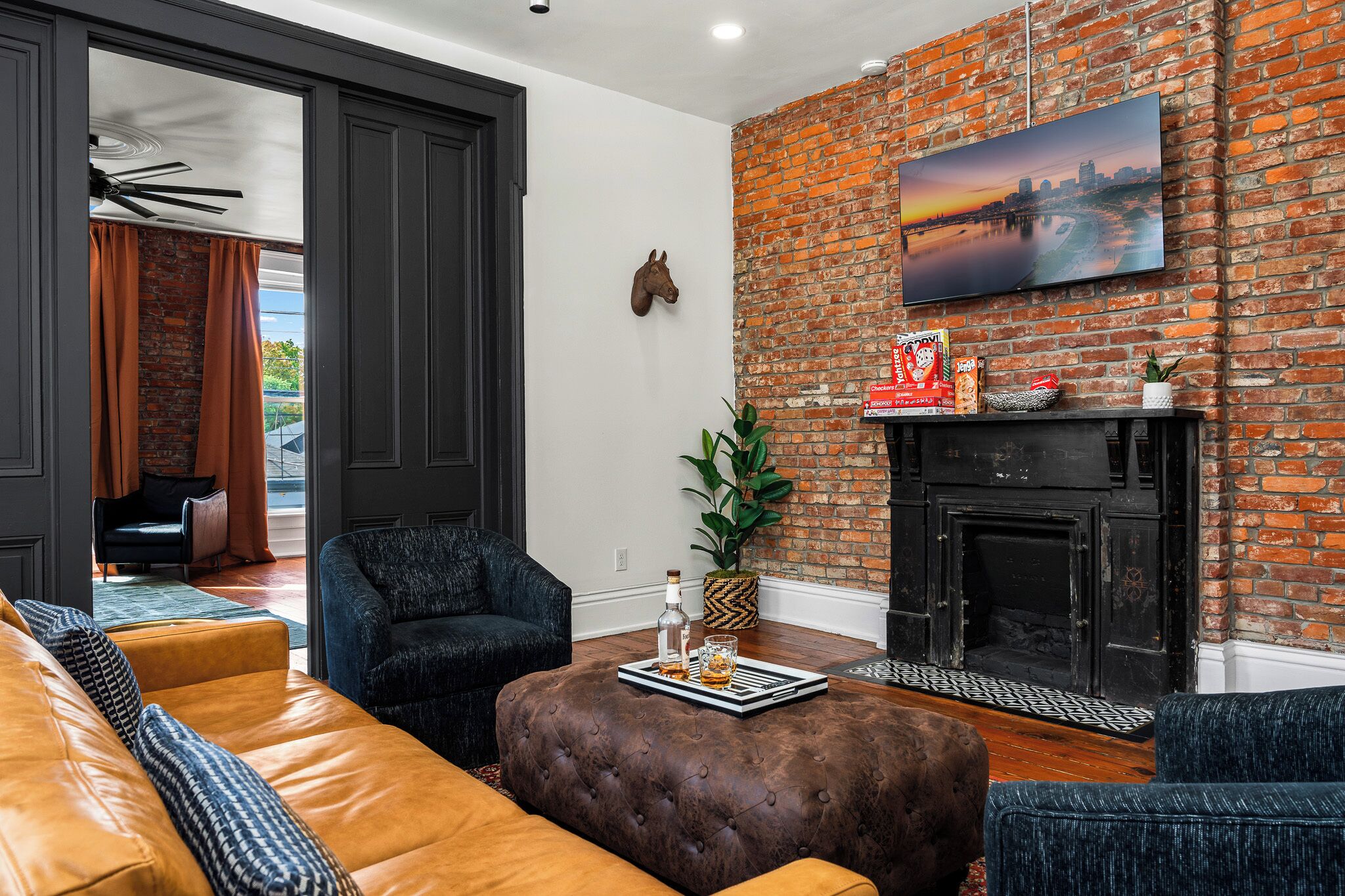 Stable #2 ~ Walkable, Mini Golf, Fire Pits, Games - Louisville, KY