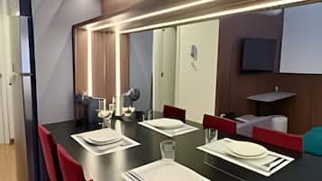 Basic Apartment | Dining