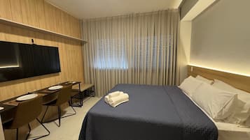 Basic Studio | Free WiFi