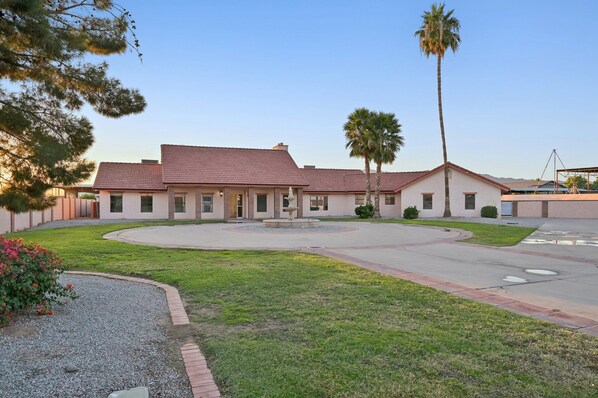 Exterior - Spacious Arizona Home: Pool, Fire-Up Backyard + 5 Bedroom (Litchfield Park)
