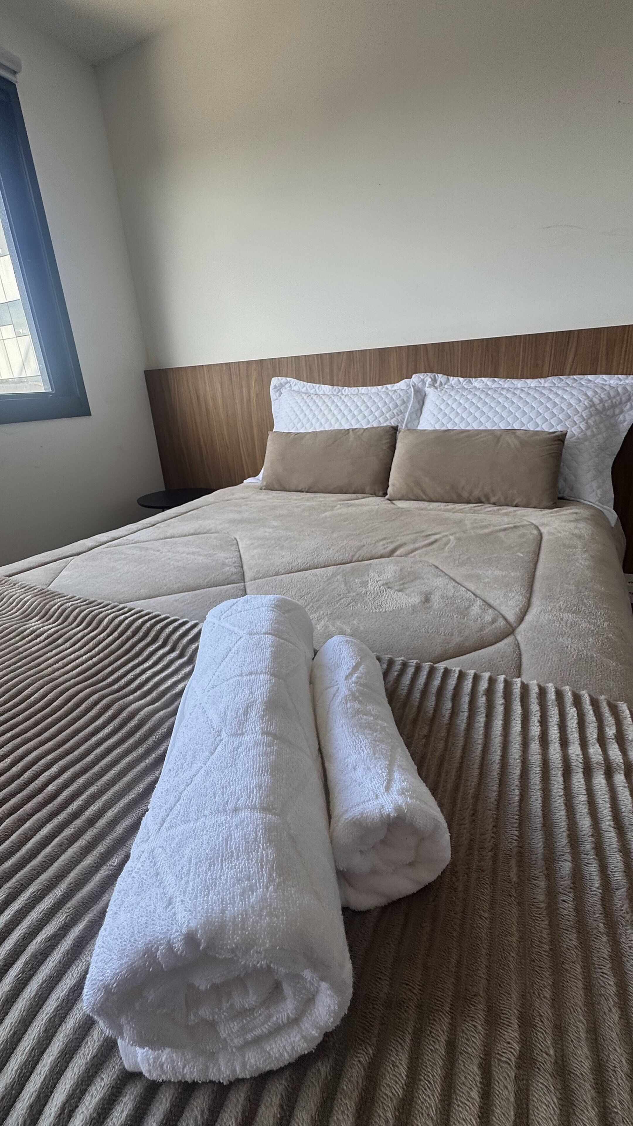 Basic Studio | Free WiFi