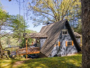 Exterior - The Coziest cabin close to town w incredible views (Franklin)