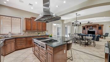 Micro-ondes, four, plaque de cuisson, lave-vaisselle