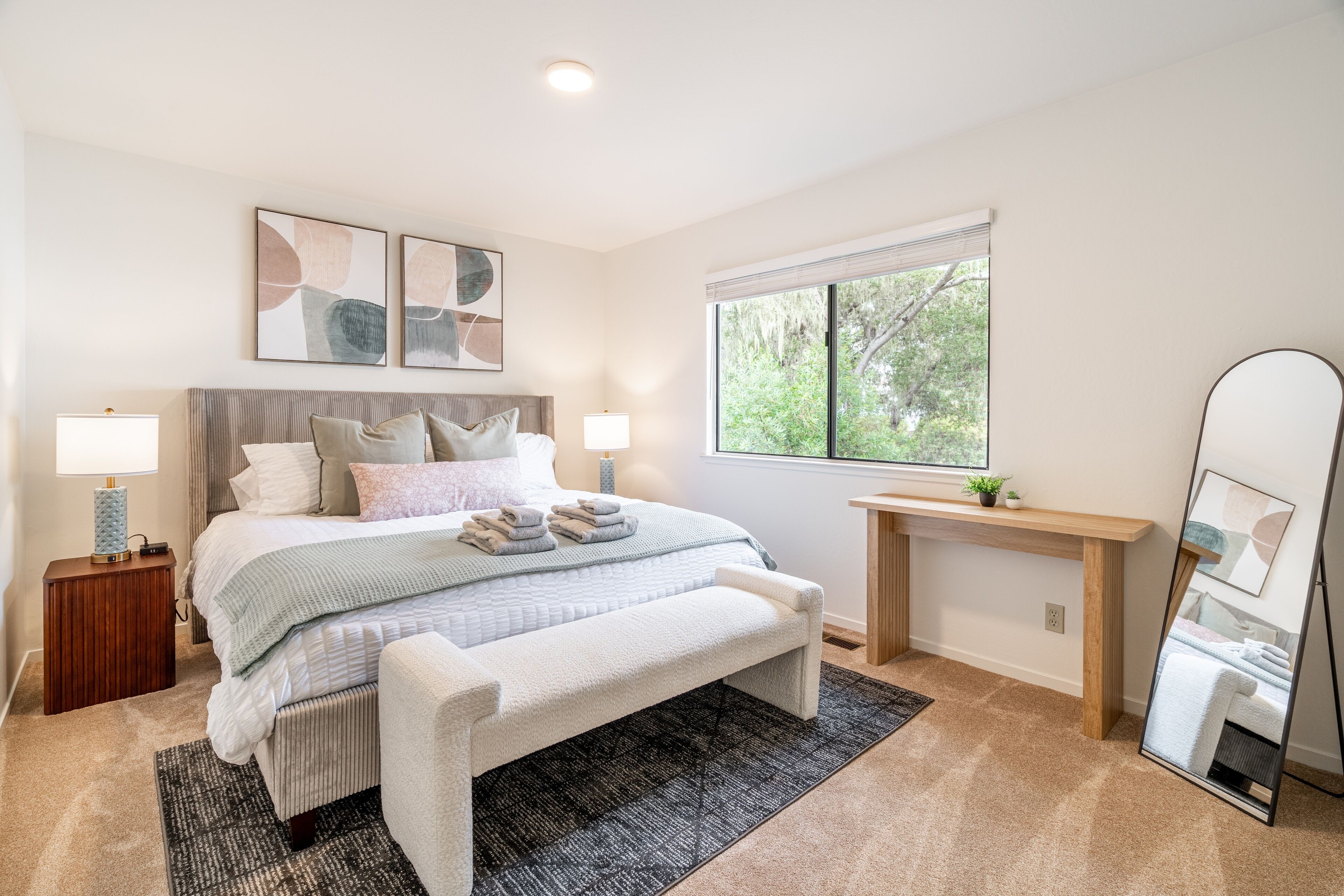 Iron/ironing board, free WiFi, bed sheets