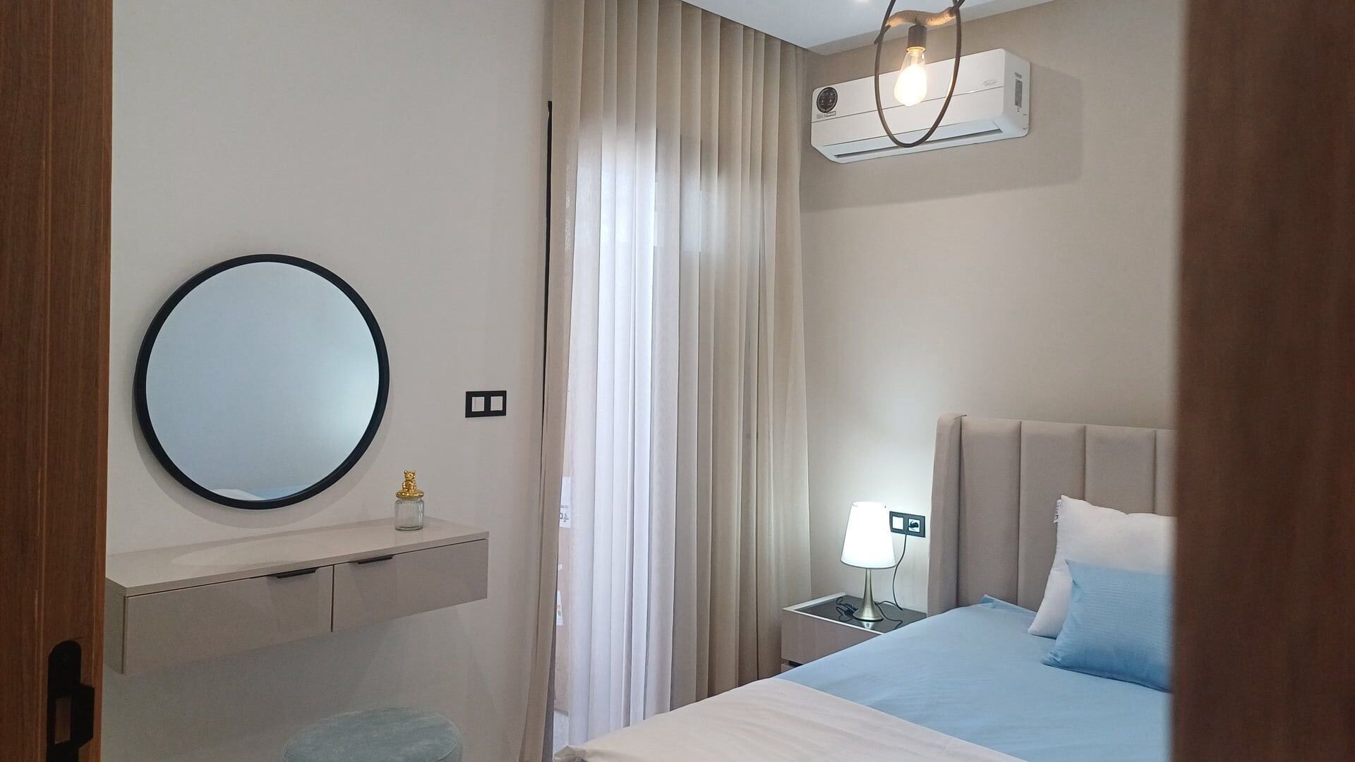 2 chambres, fer et planche à repasser, Wi-Fi, draps fournis