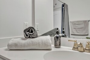 Apartment | Bathroom