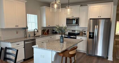 4BR Auburn–Opelika Escape | Sleeps 8 | Minutes to Tiger Town