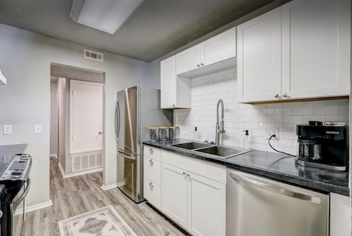 OKC Getaway! Just 20min From The Heart of OKC/Bricktown!