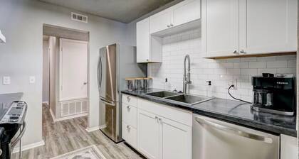 OKC Getaway! Just 20min From The Heart of OKC/Bricktown!