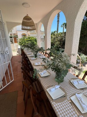 Outdoor dining