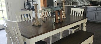 Perfect for a weekend, family gatherings, Parties, or extended stay!