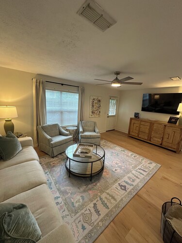 Peaceful 3-bedroom condo with AC in charming Starkville