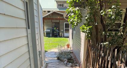 Charming Vintage Hideaway 2 Blks to CSU