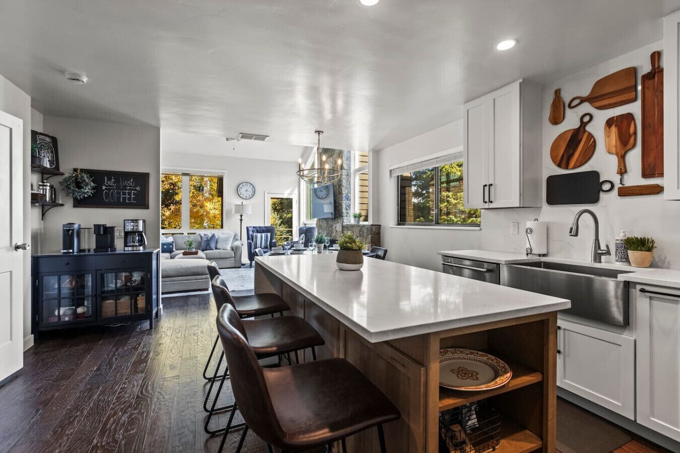 冰箱、微波炉、烤箱、炉灶