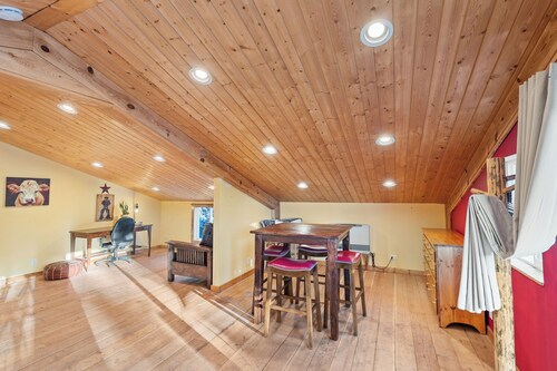 5 acres - Ponds - Trees - Views