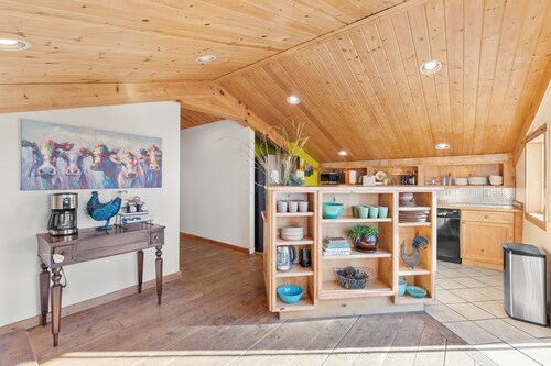 5 acres - Ponds - Trees - Views