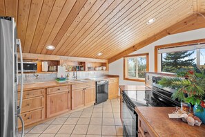 ميكروويف، فرن، موقد طهي مسطح، غسالة أطباق