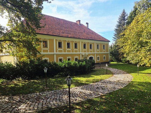 Historic manor house, Kremstal archery center