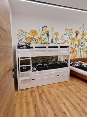 2 bedrooms, iron/ironing board, travel cot, free WiFi