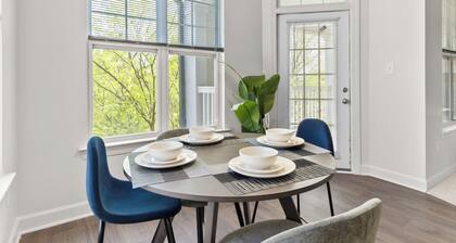 Upscale King 2BR Suite Downtown Raleigh