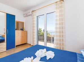 2 عدّة غرف نوم وملاءات أسرّة