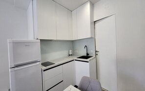 Réfrigérateur, four, plaque de cuisson, lave-vaisselle