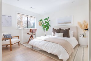 مكواة/لوح كي وواي فاي وملاءات أسرّة