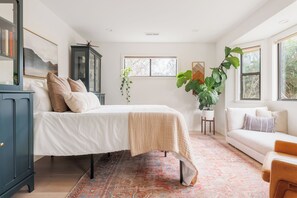 3 多间卧室、熨斗/熨衣板、WiFi、床单