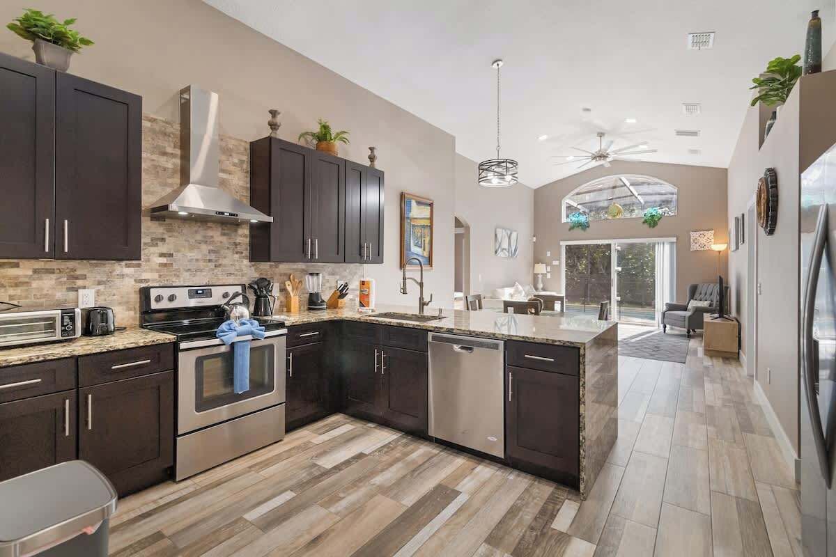 Casa, várias camas, varanda, vista para o jardim (MAD140) | Cozinha privada | Torradeira, mesas de jantar