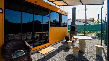 Basic-Villa | Speisen im Freien