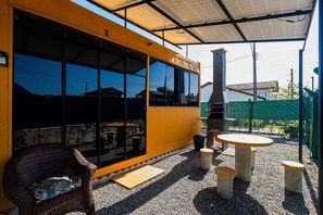 Basic Villa | Outdoor dining