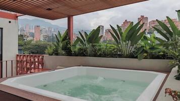 Penthouse de lujo, vista a la ciudad | Terraza o patio