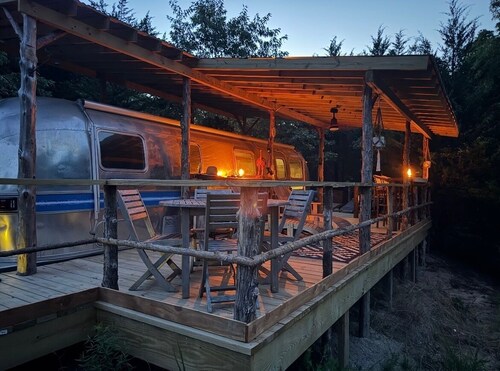 Deluxe camping in newly remodeled airstream!