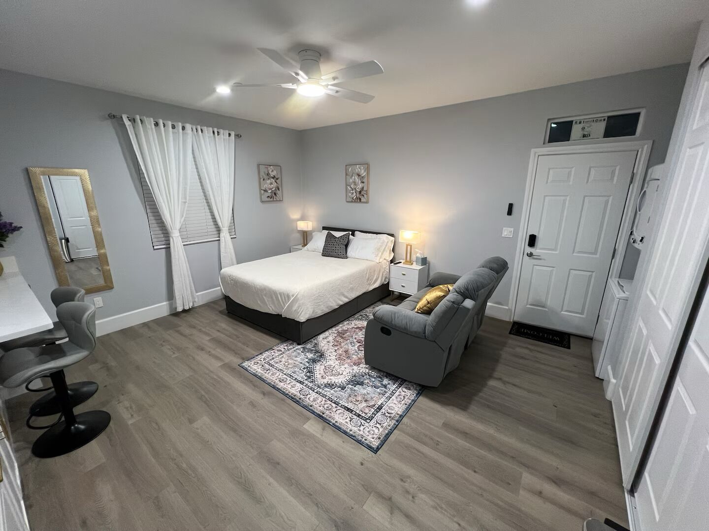 1 chambre, fer et planche à repasser, Wi-Fi, draps fournis