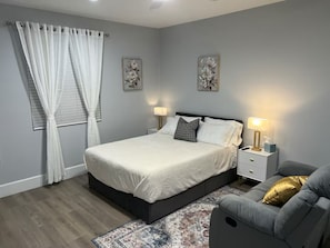 Iron/ironing board, WiFi, bed sheets