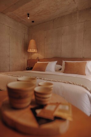 Superior Room, City View | Living area