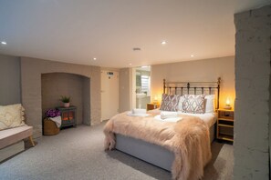 مكواة/لوح كي وواي فاي وملاءات أسرّة