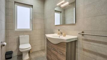 SĂšche-cheveux, papier toilette