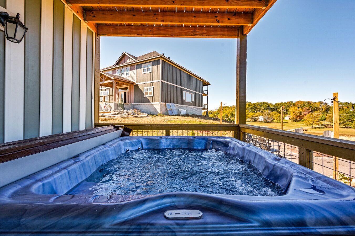 Bañera de hidromasaje al aire libre