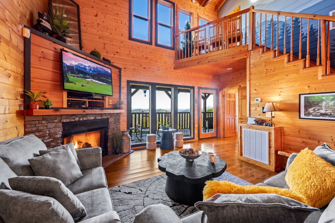 تلفزيون، مدفأة، ألعاب فيديو، ستيريو