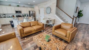 智能电视、书、办公室