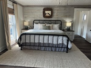 واي فاي مجانًا وملاءات أسرّة