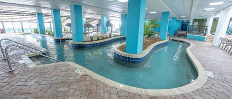 Una piscina techada, una piscina climatizada